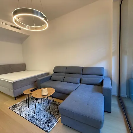 Moderny 1-izbovy S Terasou, Ranajkami A Parkovanim Apartment *