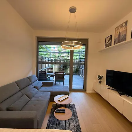 Apartman Moderny 1-izbovy S Terasou, Ranajkami A Parkovanim Pozsony