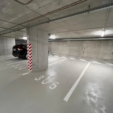 Moderny 1-izbovy S Terasou, Ranajkami A Parkovanim Apartment Pressburg