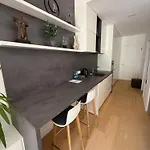 Moderny 1-izbovy S Terasou, Ranajkami A Parkovanim 아파트 브라티슬라바