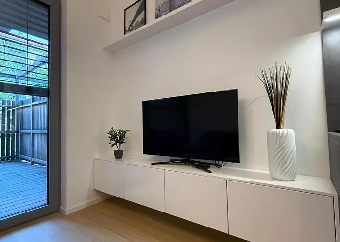 Apartament Moderny 1-izbovy S Terasou, Ranajkami A Parkovanim *