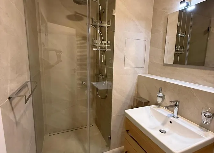 Moderny 1-izbovy S Terasou, Ranajkami A Parkovanim Apartament Bratislava