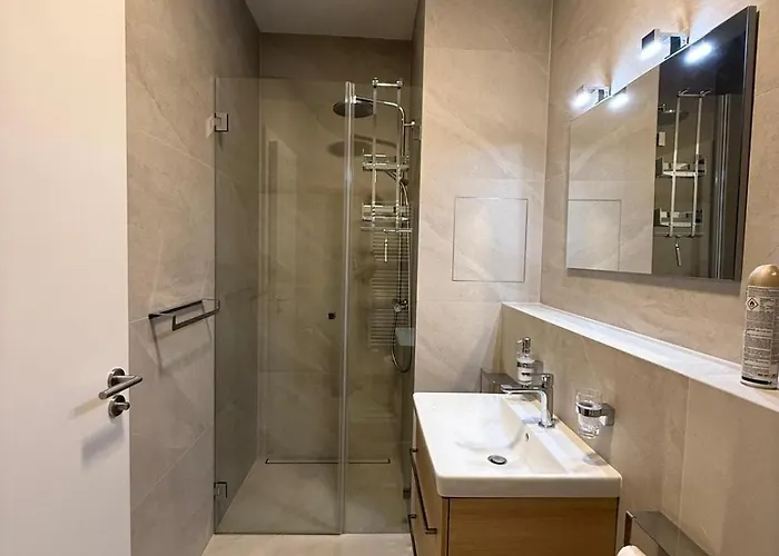 Moderny 1-izbovy S Terasou, Ranajkami A Parkovanim * Bratislava