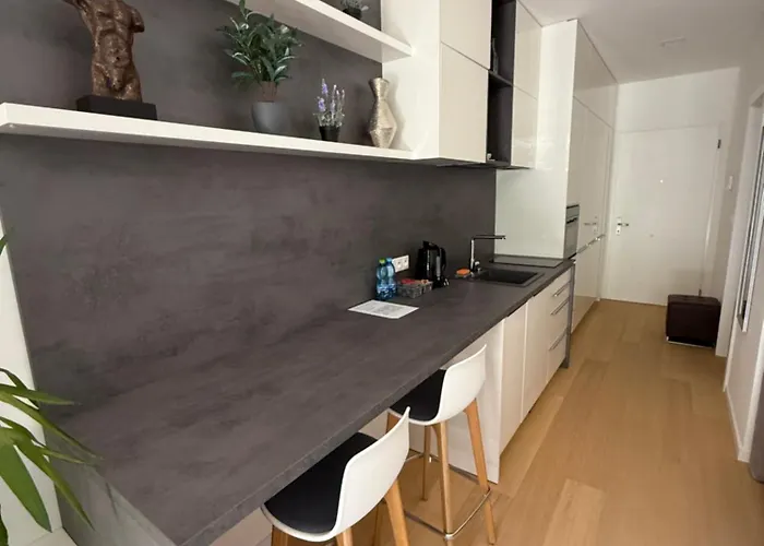 Moderny 1-izbovy S Terasou, Ranajkami A Parkovanim Apartament Bratislava